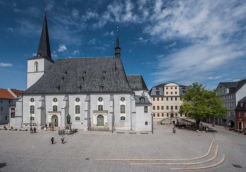 Herderplatz mit Stadtkirche